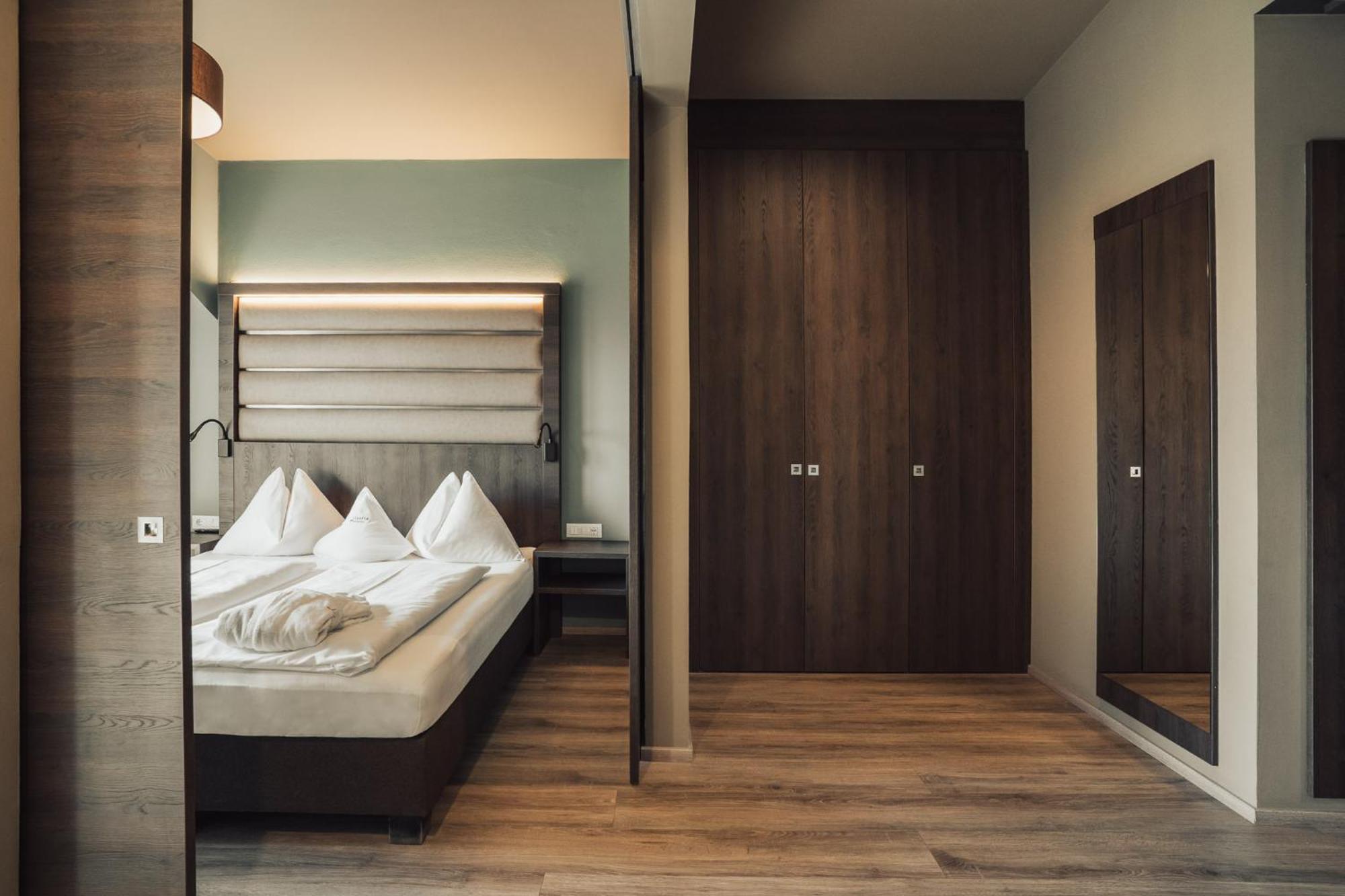 Hotel Lisetta Τιρόλο Εξωτερικό φωτογραφία