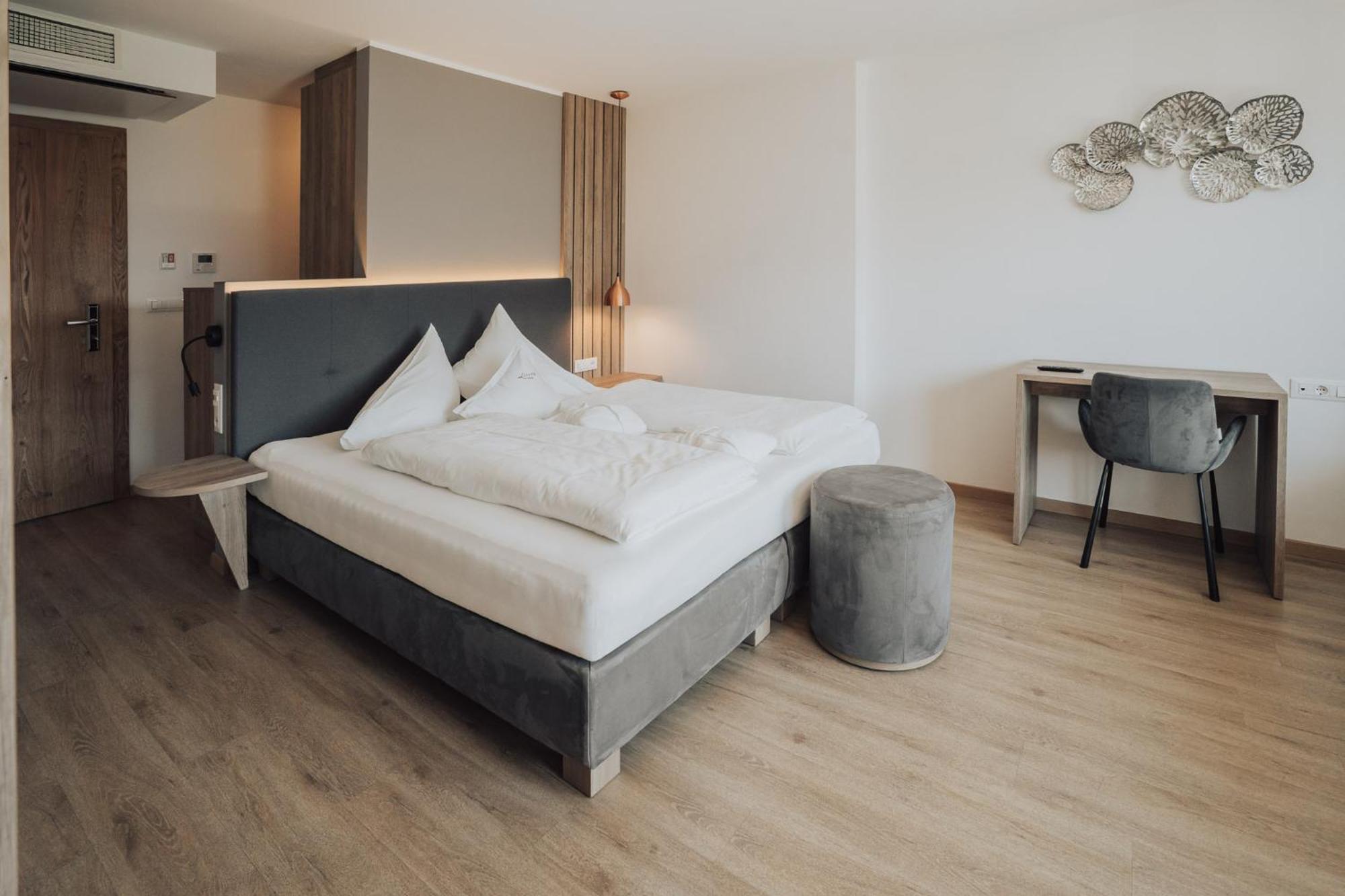 Hotel Lisetta Τιρόλο Εξωτερικό φωτογραφία