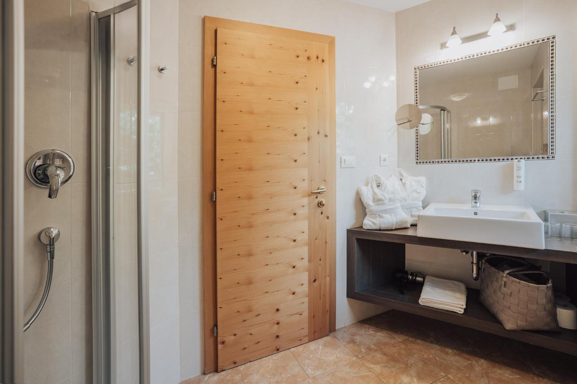 Hotel Lisetta Τιρόλο Εξωτερικό φωτογραφία